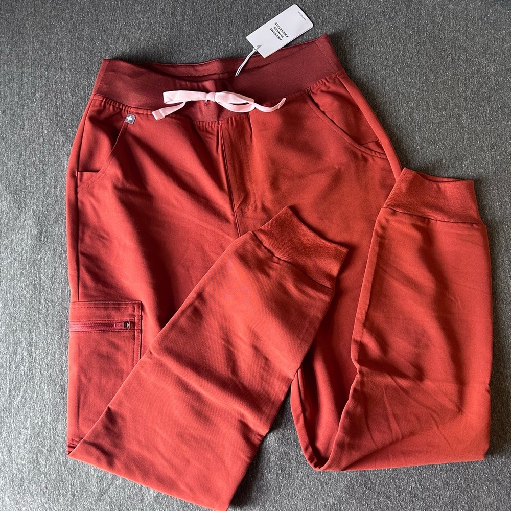Figs Auburn Zamora high waisted jogger scrub pants
